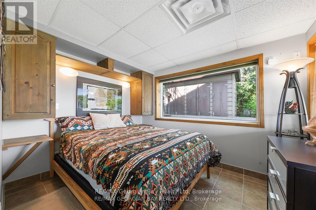 405 Champlain Road, Penetanguishene, Ontario  L9M 1S3 - Photo 17 - S12149689