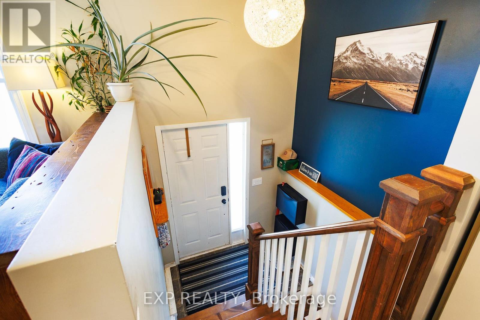 Property at 934 WESTWOOD CRESCENT image 3