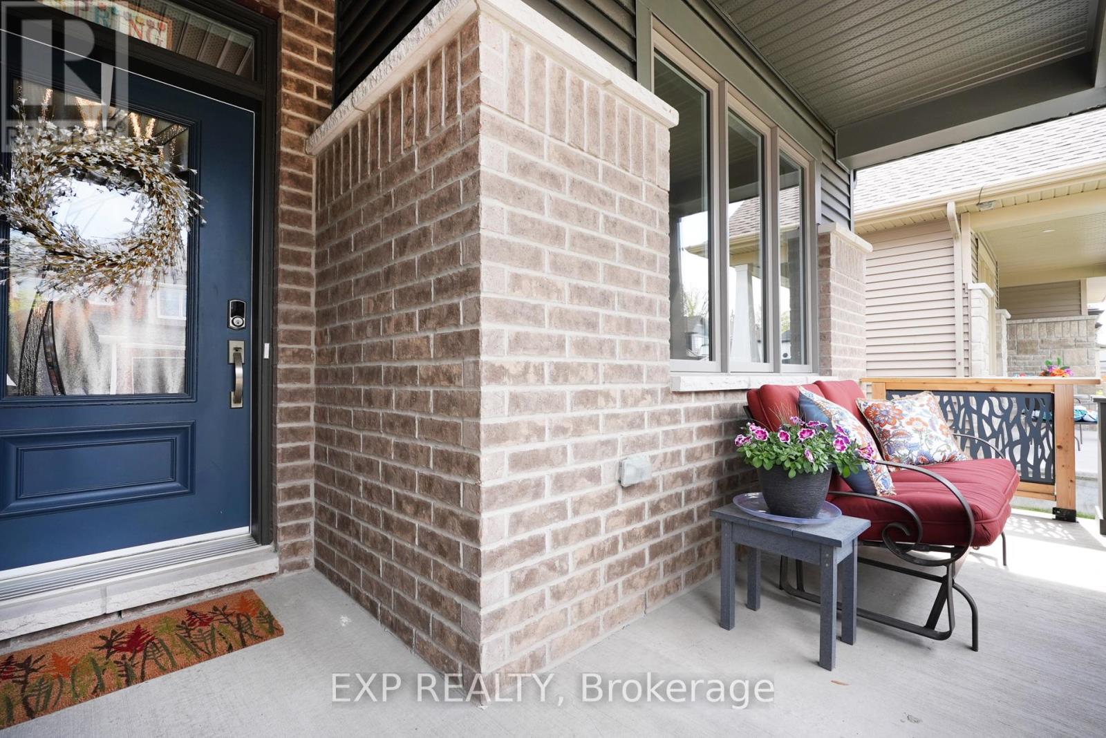 Property at 585 VIVERA PLACE image 4
