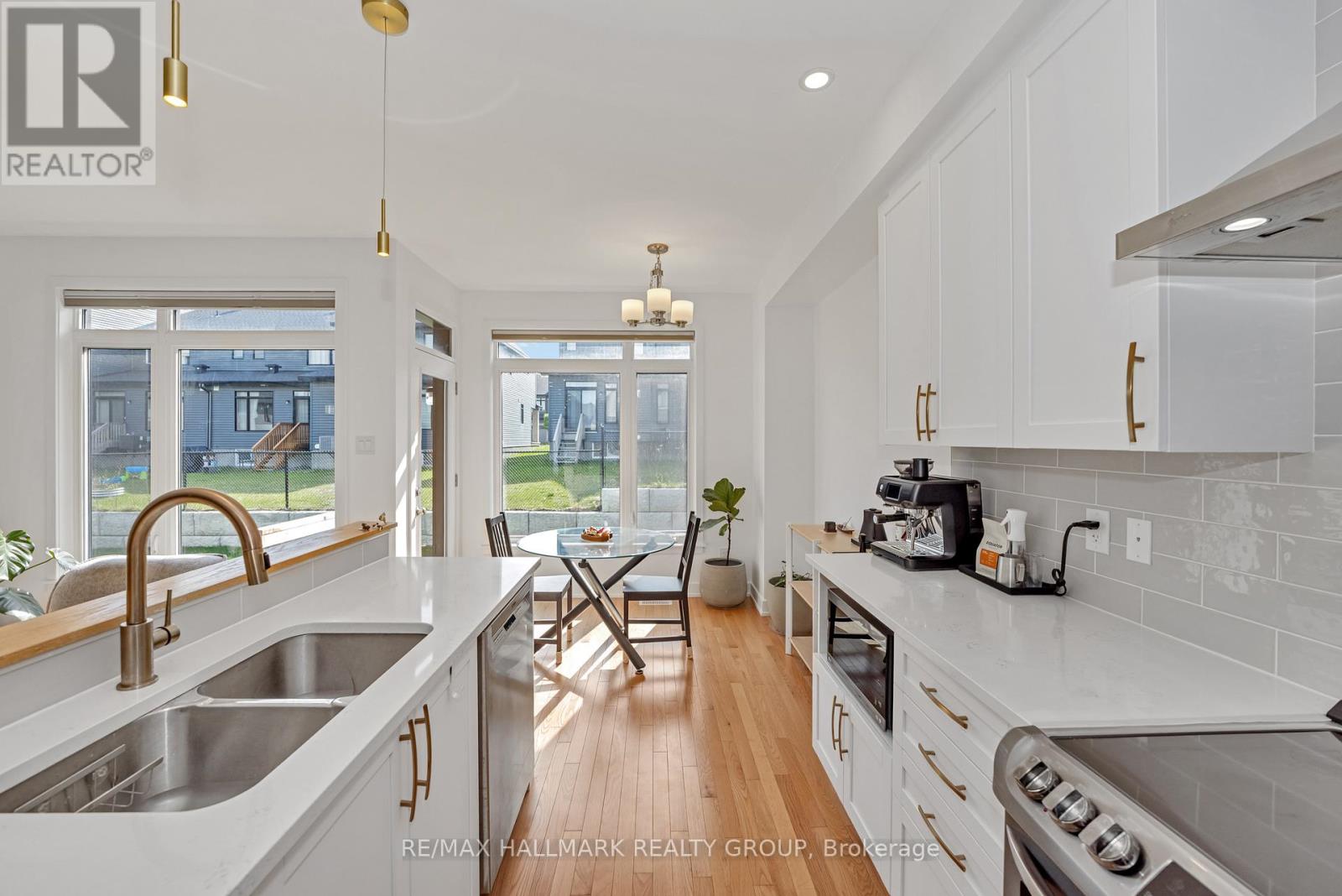 635 Rathburn Lane, Ottawa, Ontario  K1T 0V9 - Photo 10 - X12149690
