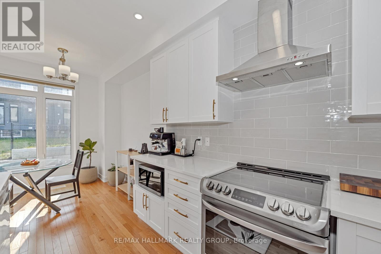635 Rathburn Lane, Ottawa, Ontario  K1T 0V9 - Photo 11 - X12149690