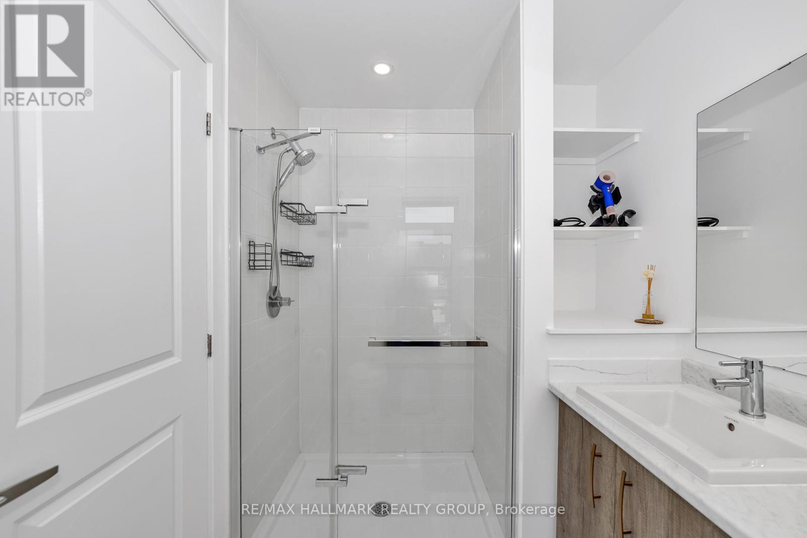 635 Rathburn Lane, Ottawa, Ontario  K1T 0V9 - Photo 23 - X12149690