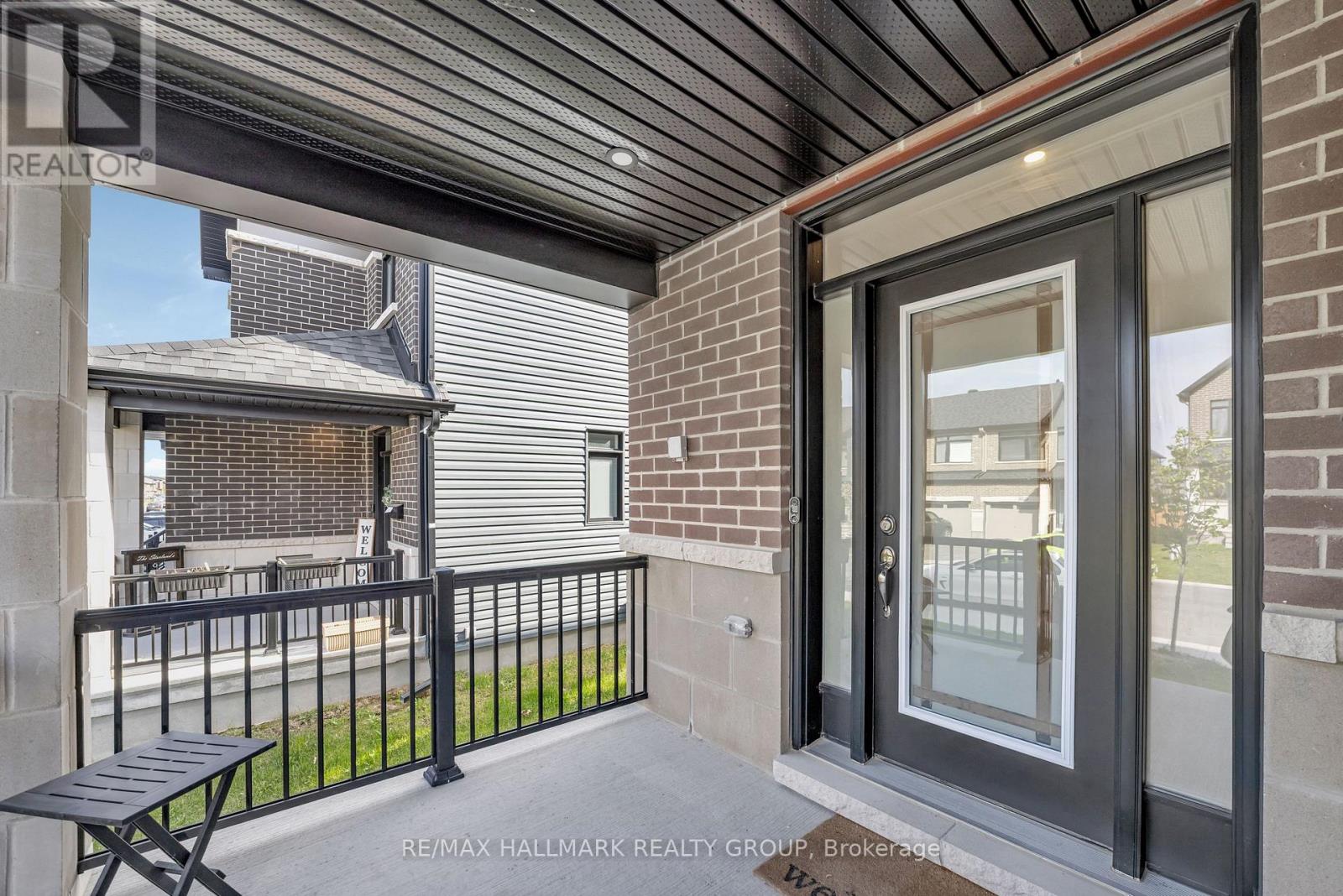 635 Rathburn Lane, Ottawa, Ontario  K1T 0V9 - Photo 4 - X12149690