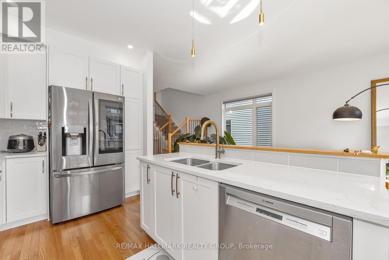 635 Rathburn Lane, Ottawa, Ontario  K1T 0V9 - Photo 9 - X12149690