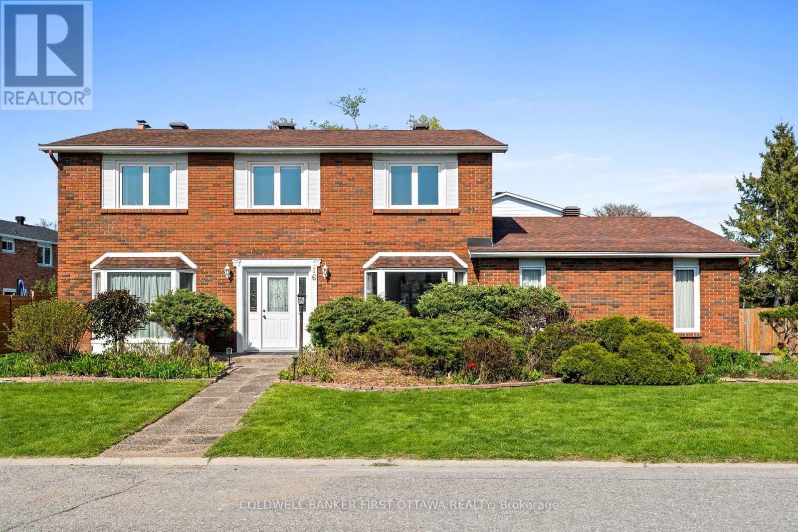 16 Denewood Crescent, Ottawa, Ontario  K2E 7G5 - Photo 1 - X12149724
