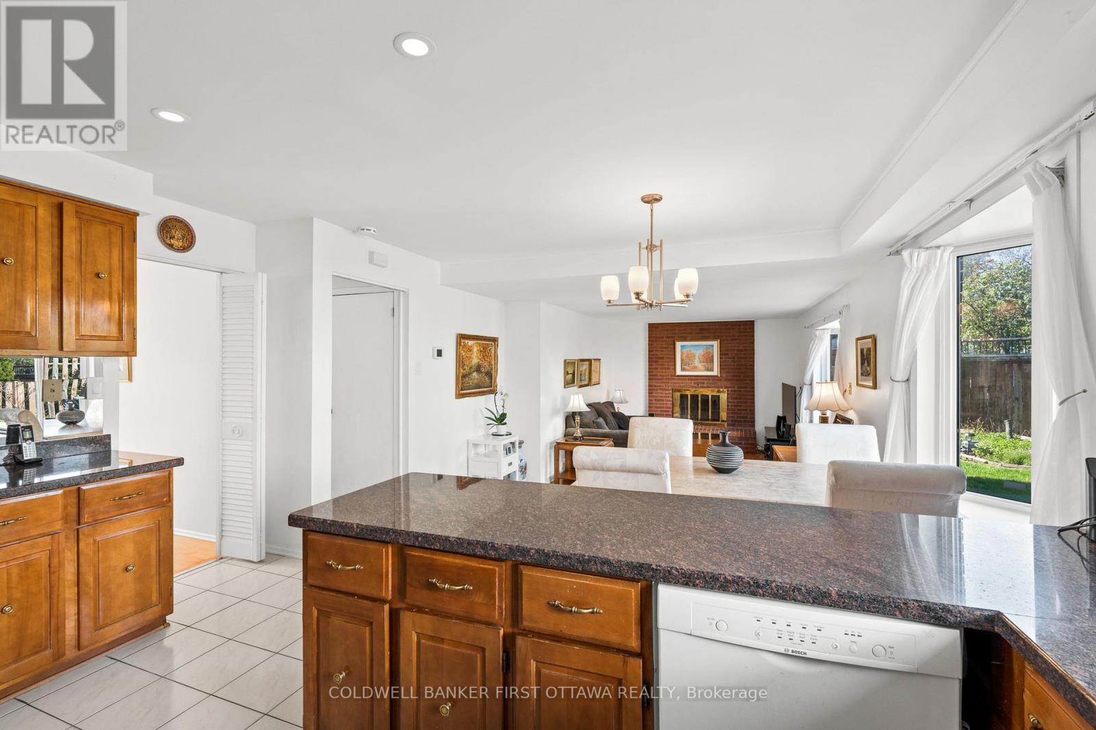 16 Denewood Crescent, Ottawa, Ontario  K2E 7G5 - Photo 19 - X12149724