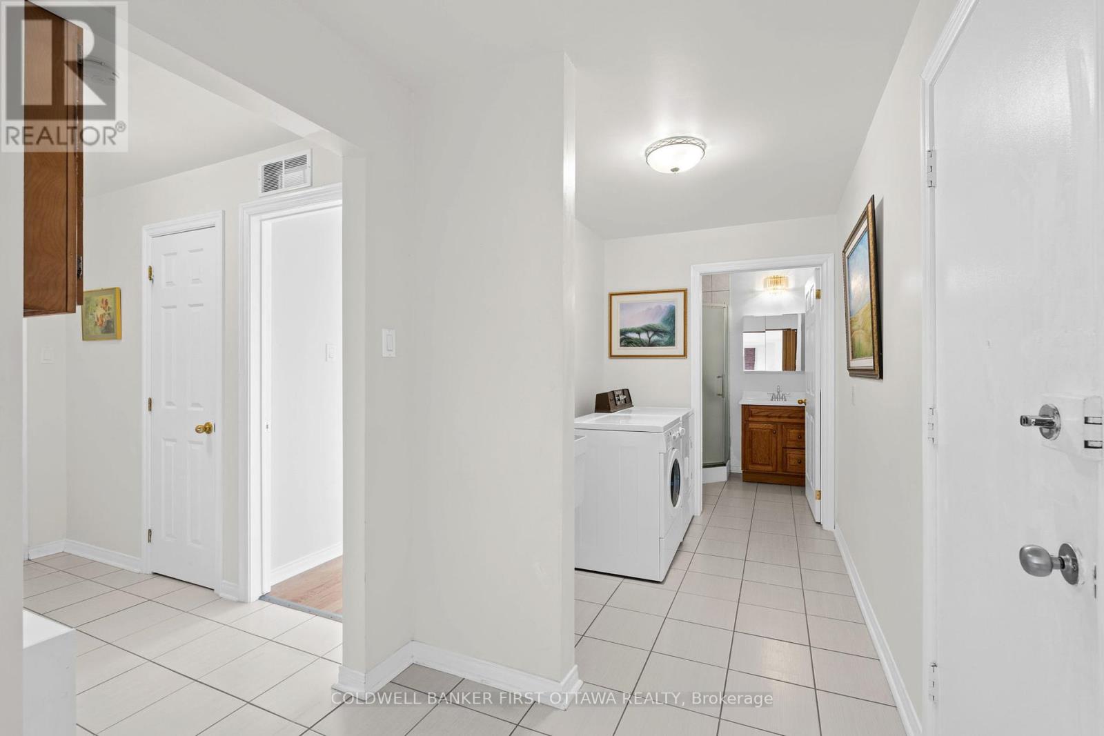 16 Denewood Crescent, Ottawa, Ontario  K2E 7G5 - Photo 21 - X12149724