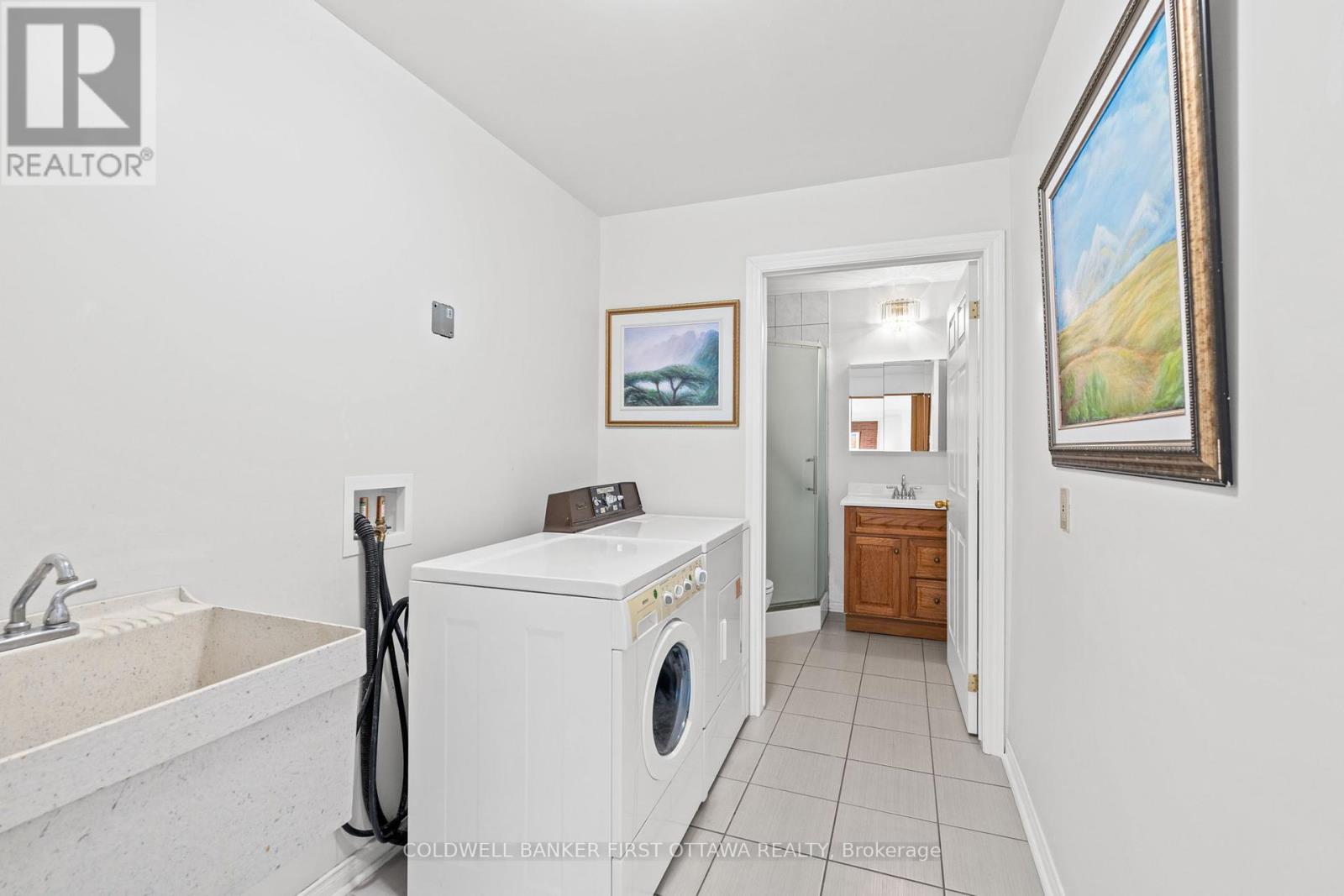 16 Denewood Crescent, Ottawa, Ontario  K2E 7G5 - Photo 24 - X12149724