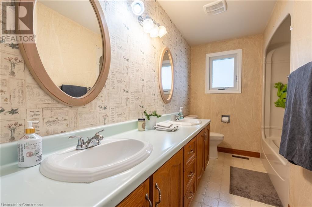 19 Essling Avenue, Hamilton, Ontario  L9B 2E7 - Photo 28 - 40728023