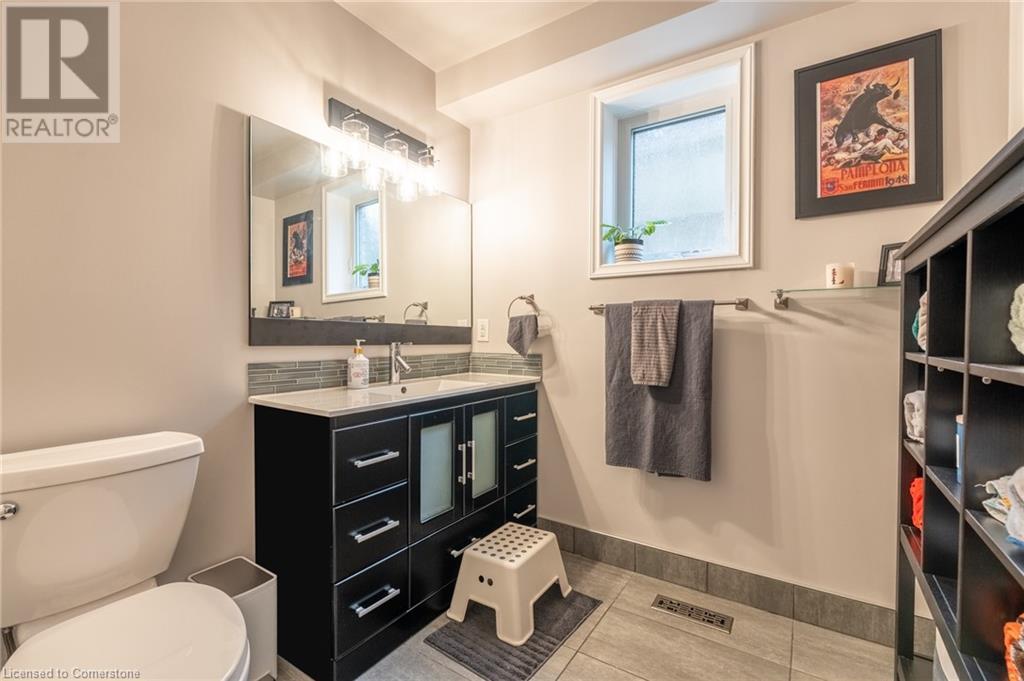 19 Essling Avenue, Hamilton, Ontario  L9B 2E7 - Photo 32 - 40728023