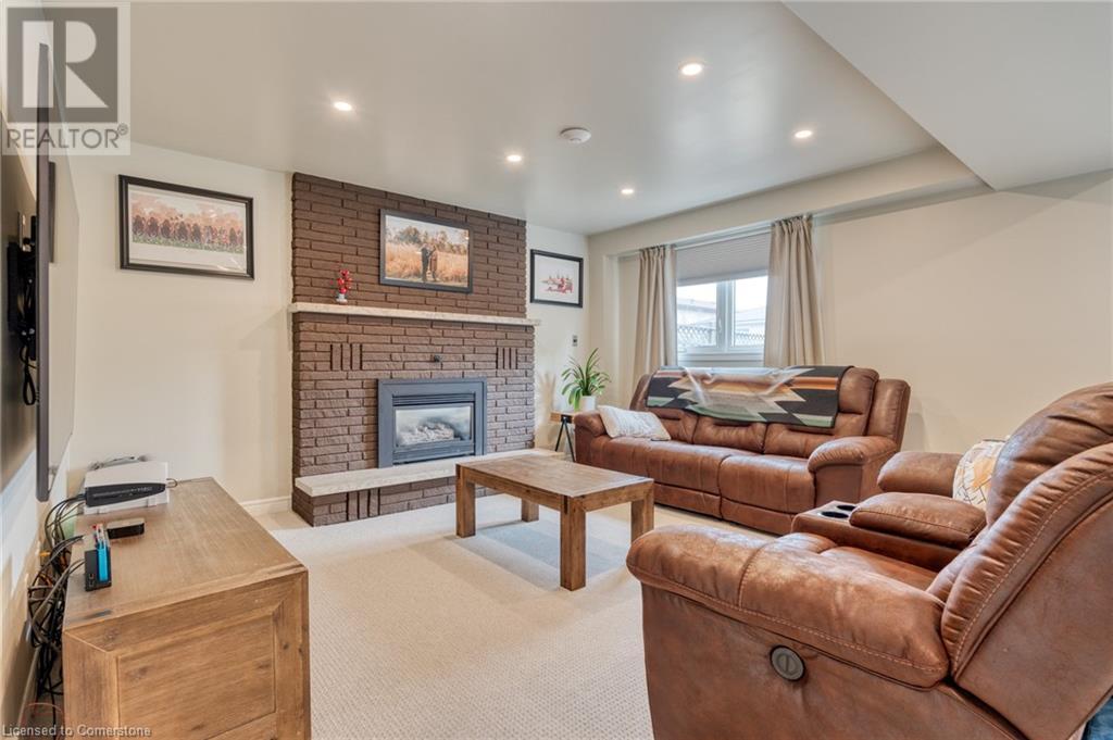19 Essling Avenue, Hamilton, Ontario  L9B 2E7 - Photo 8 - 40728023