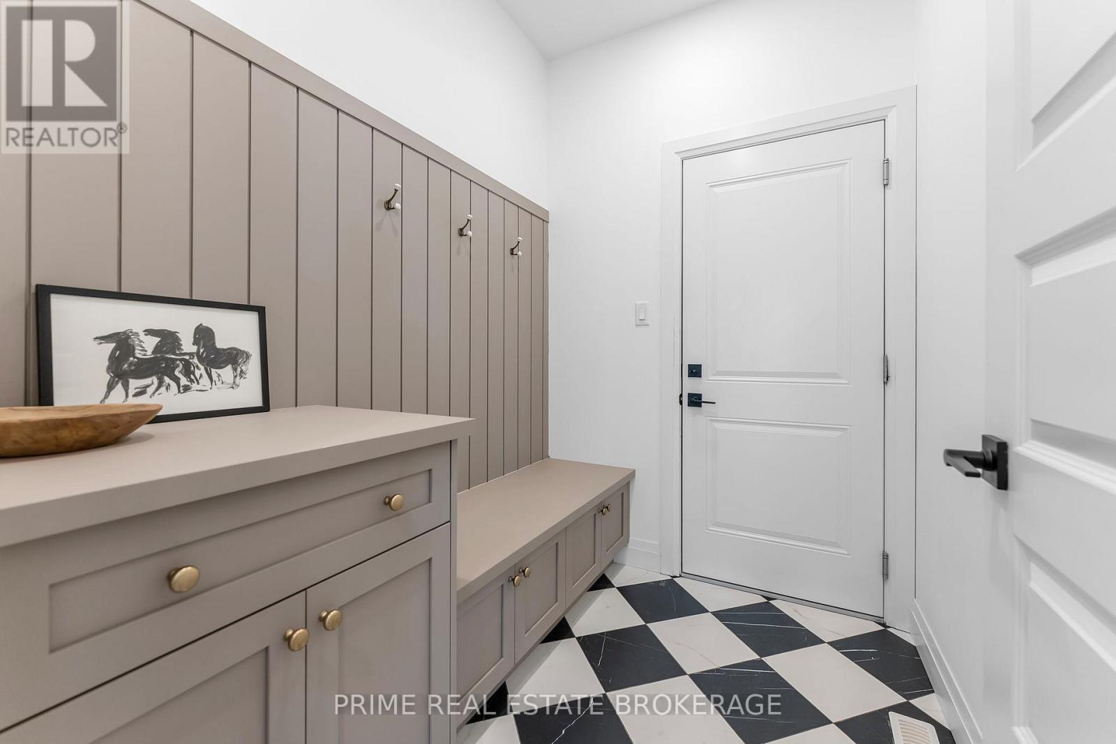 156 Ridge Street, Strathroy-Caradoc, Ontario  N7G 0G9 - Photo 7 - X12054515