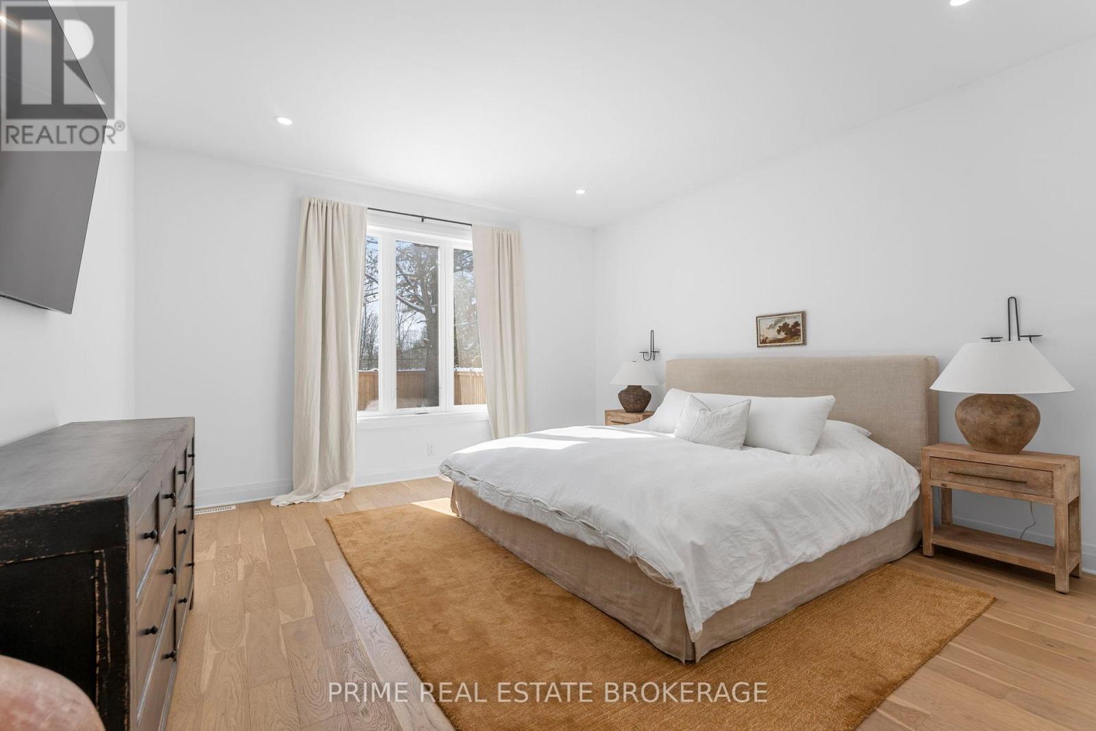 156 Ridge Street, Strathroy-Caradoc, Ontario  N7G 0G9 - Photo 8 - X12054515