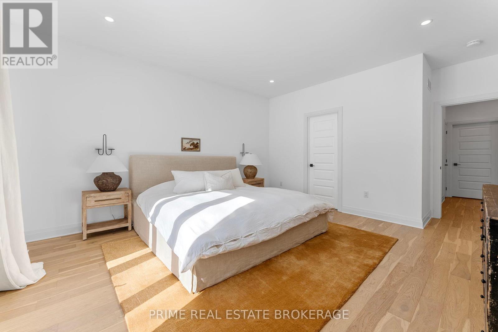 156 Ridge Street, Strathroy-Caradoc, Ontario  N7G 0G9 - Photo 9 - X12054515