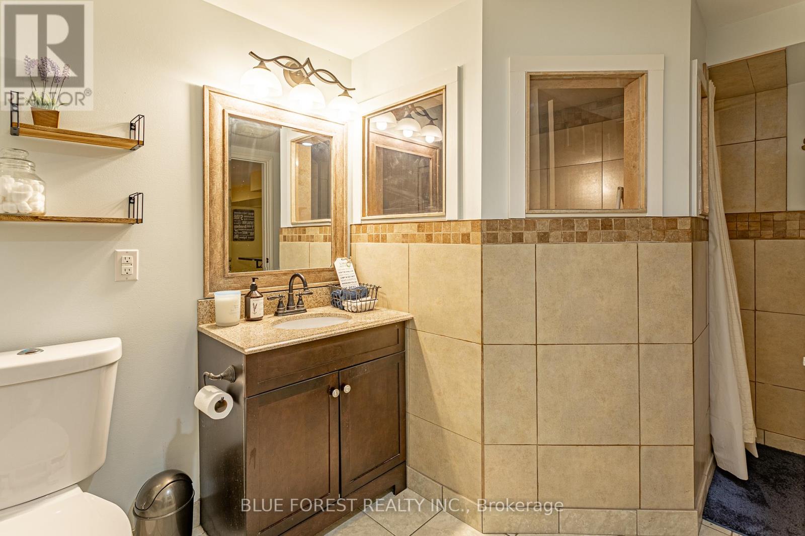 5437 Lake Valley Grove Road, Lambton Shores, Ontario  N0N 1J7 - Photo 27 - X12124972