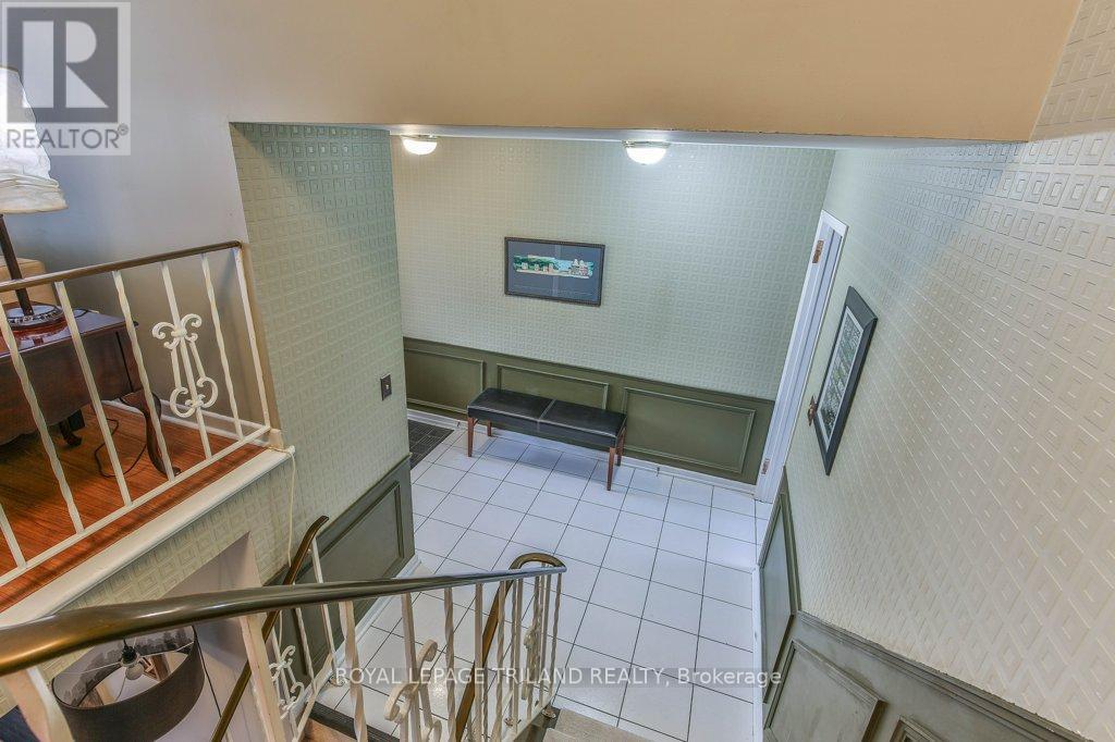 41 Fox Mill Court, London South, Ontario  N6J 2B7 - Photo 6 - X12132570