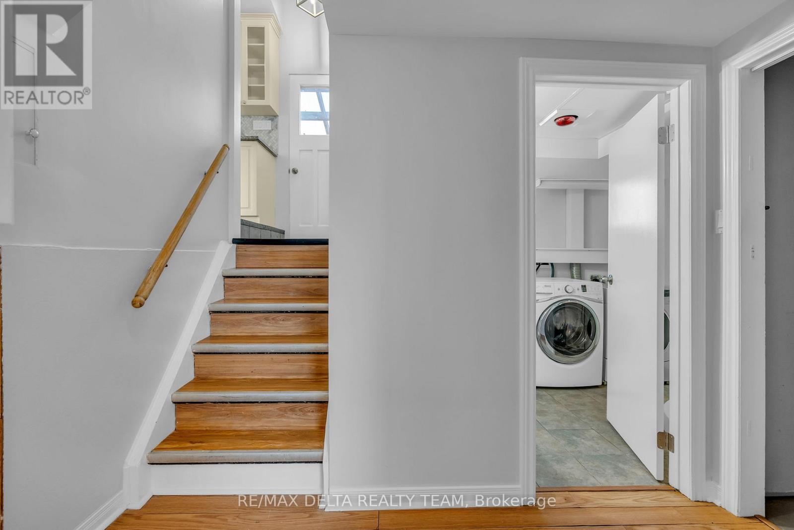 239 Tompkins Avenue, Ottawa, Ontario  K1E 1H1 - Photo 24 - X12030286