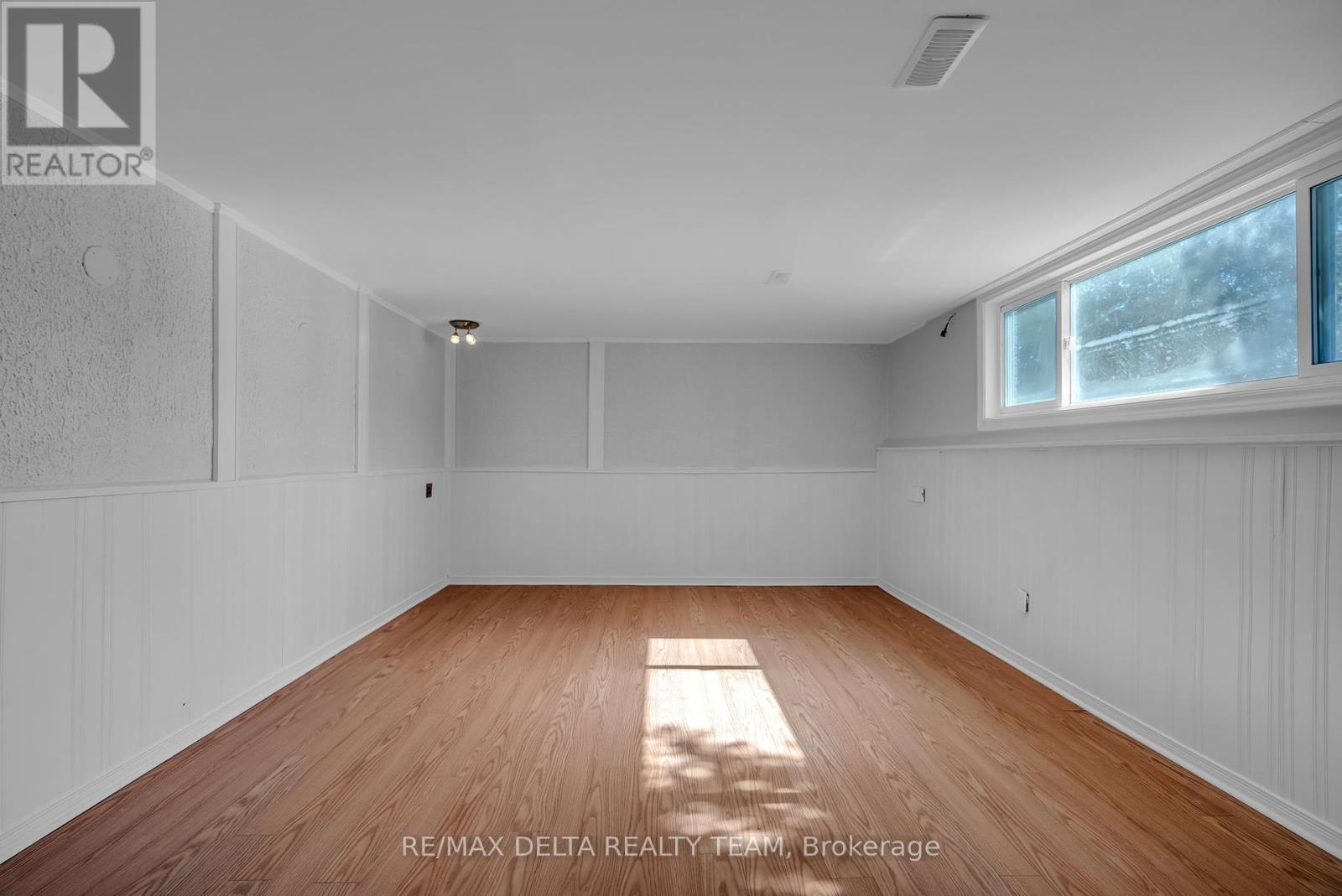 239 Tompkins Avenue, Ottawa, Ontario  K1E 1H1 - Photo 21 - X12030286