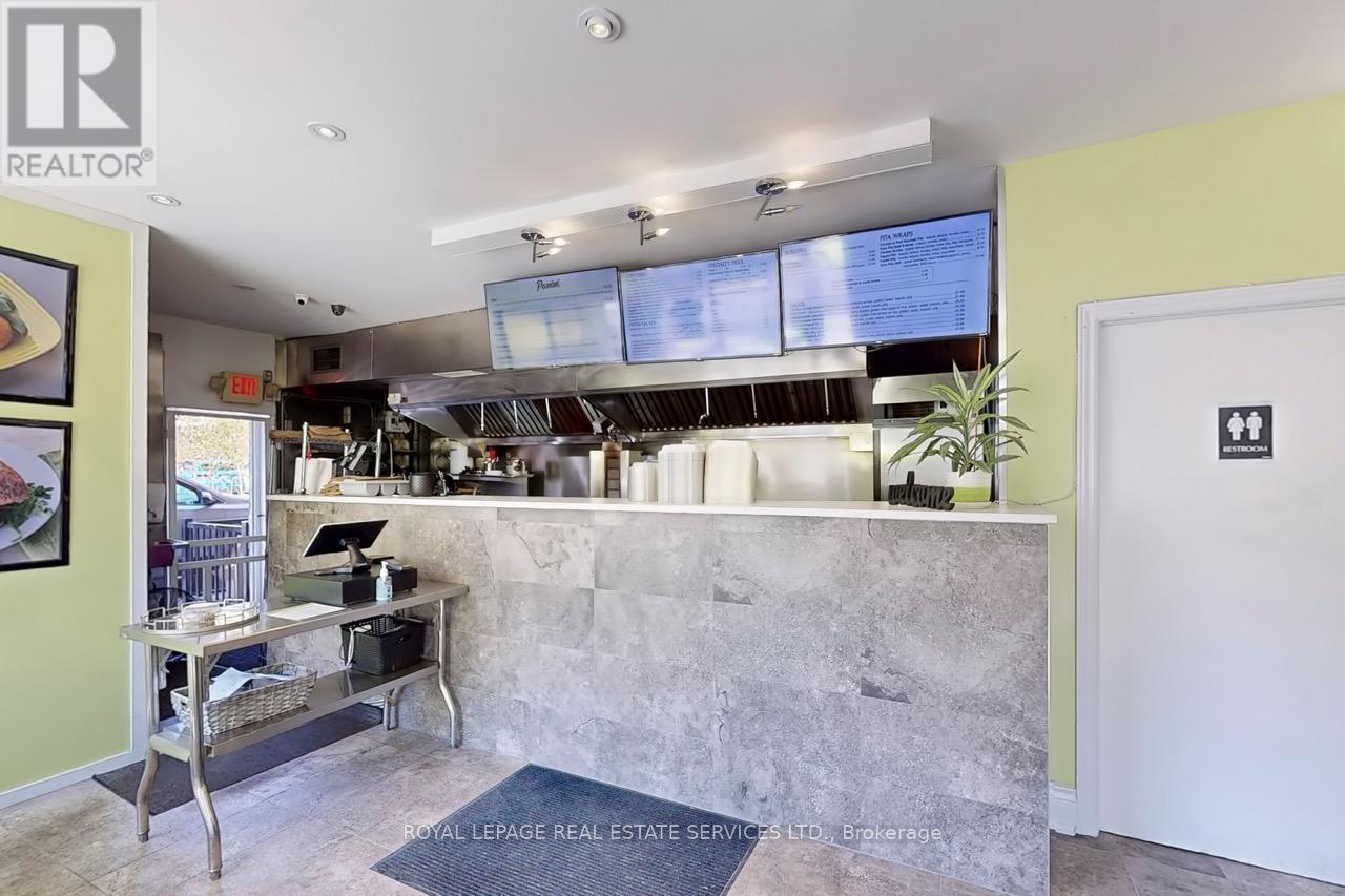 6 Fairlawn Avenue, Toronto (Lawrence Park North), Ontario  M4M 2N4 - Photo 10 - C12149721