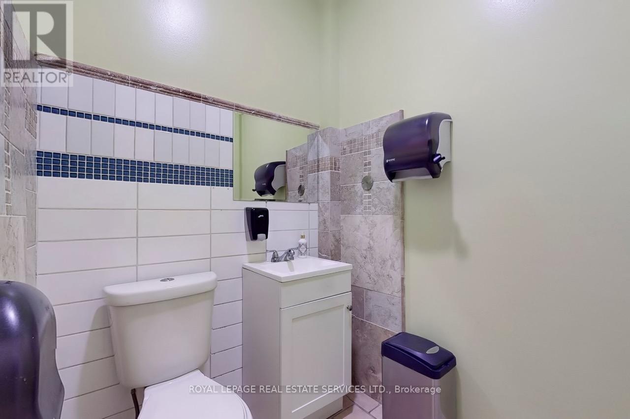 6 Fairlawn Avenue, Toronto (Lawrence Park North), Ontario  M4M 2N4 - Photo 19 - C12149721