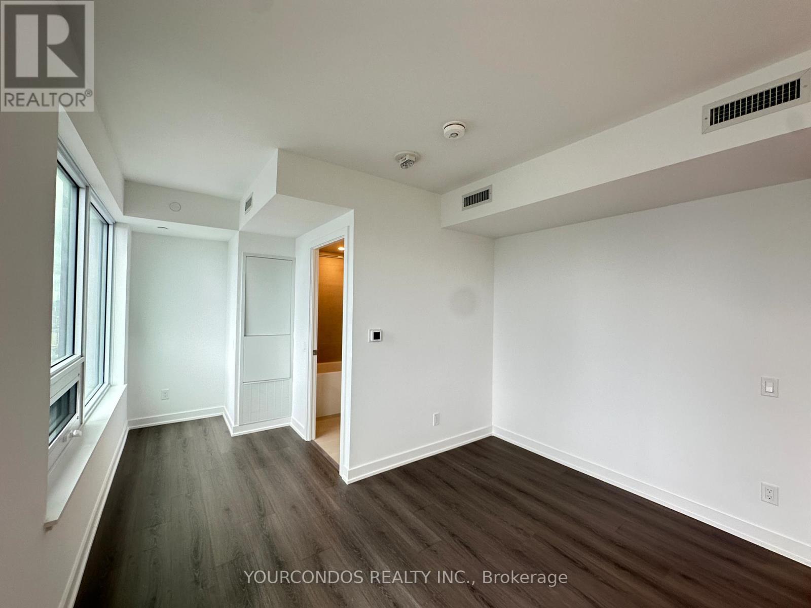 4015 - 8 Wellesley Street W, Toronto, Ontario  M4Y 0J5 - Photo 3 - C12149731