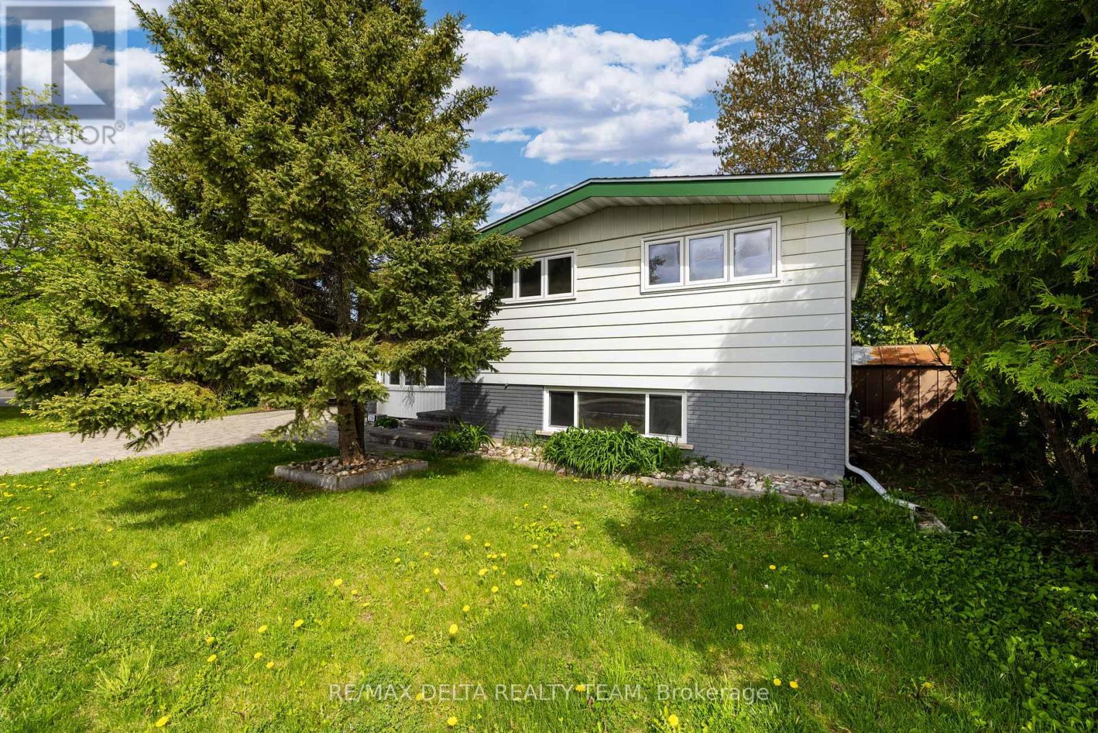 239 Tompkins Avenue, Ottawa, Ontario  K1E 1H1 - Photo 27 - X12030286