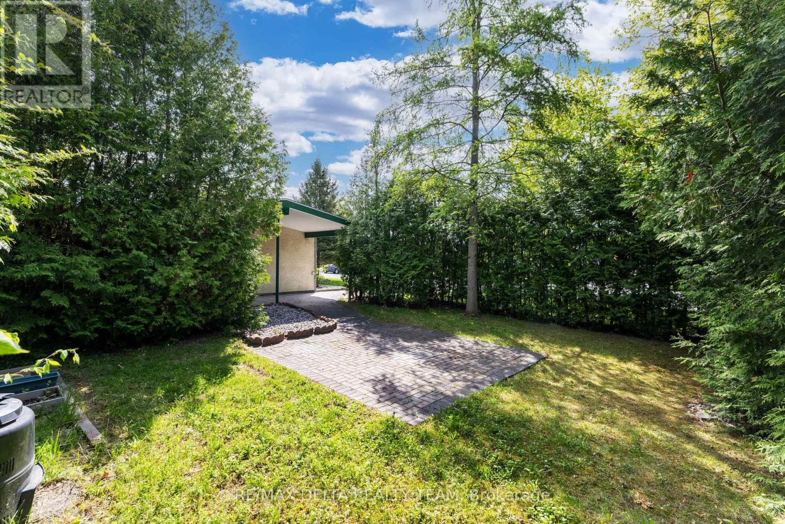 239 Tompkins Avenue, Ottawa, Ontario  K1E 1H1 - Photo 31 - X12030286