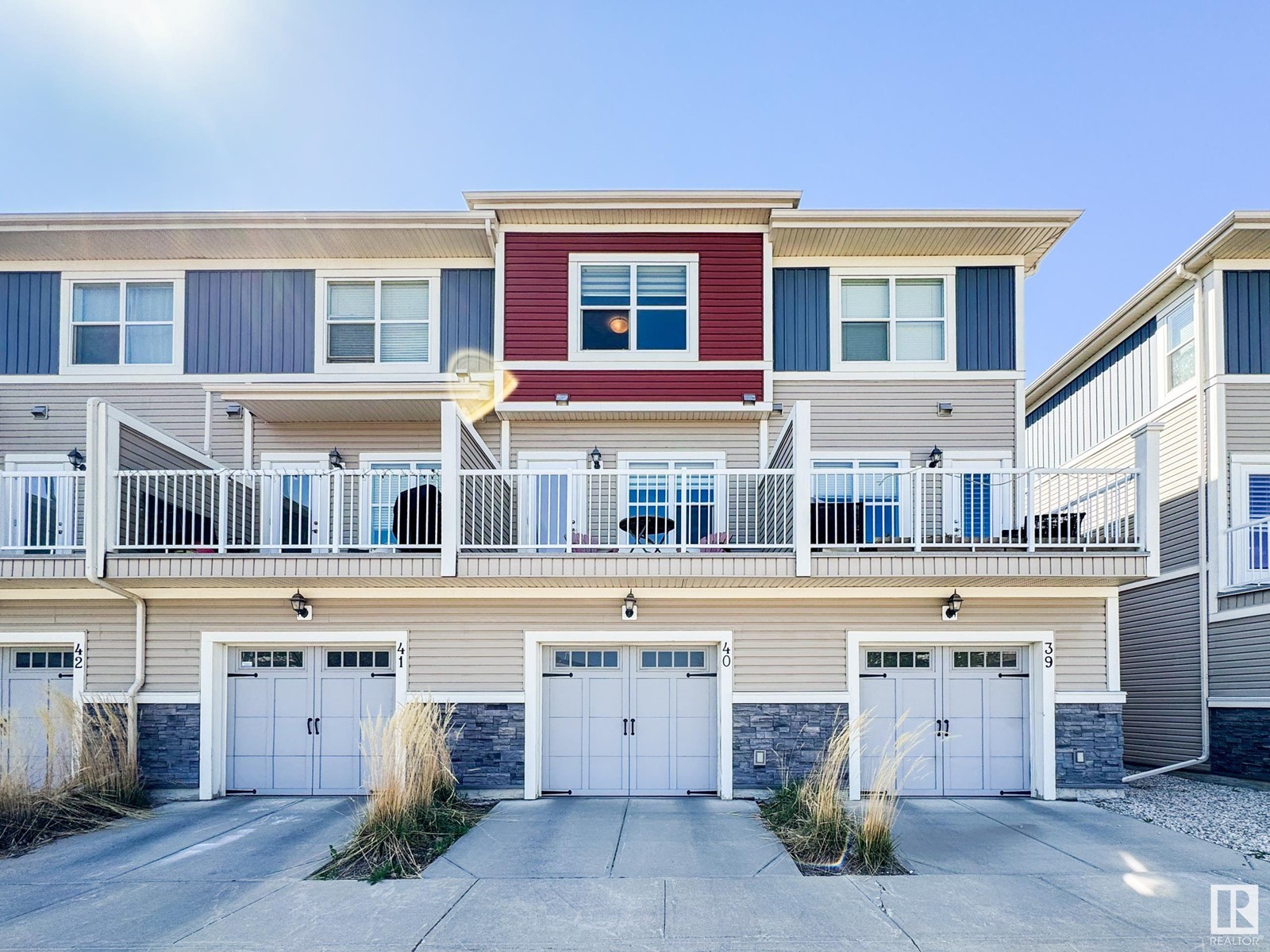 Property at #40 3710 ALLAN DR SW image 1