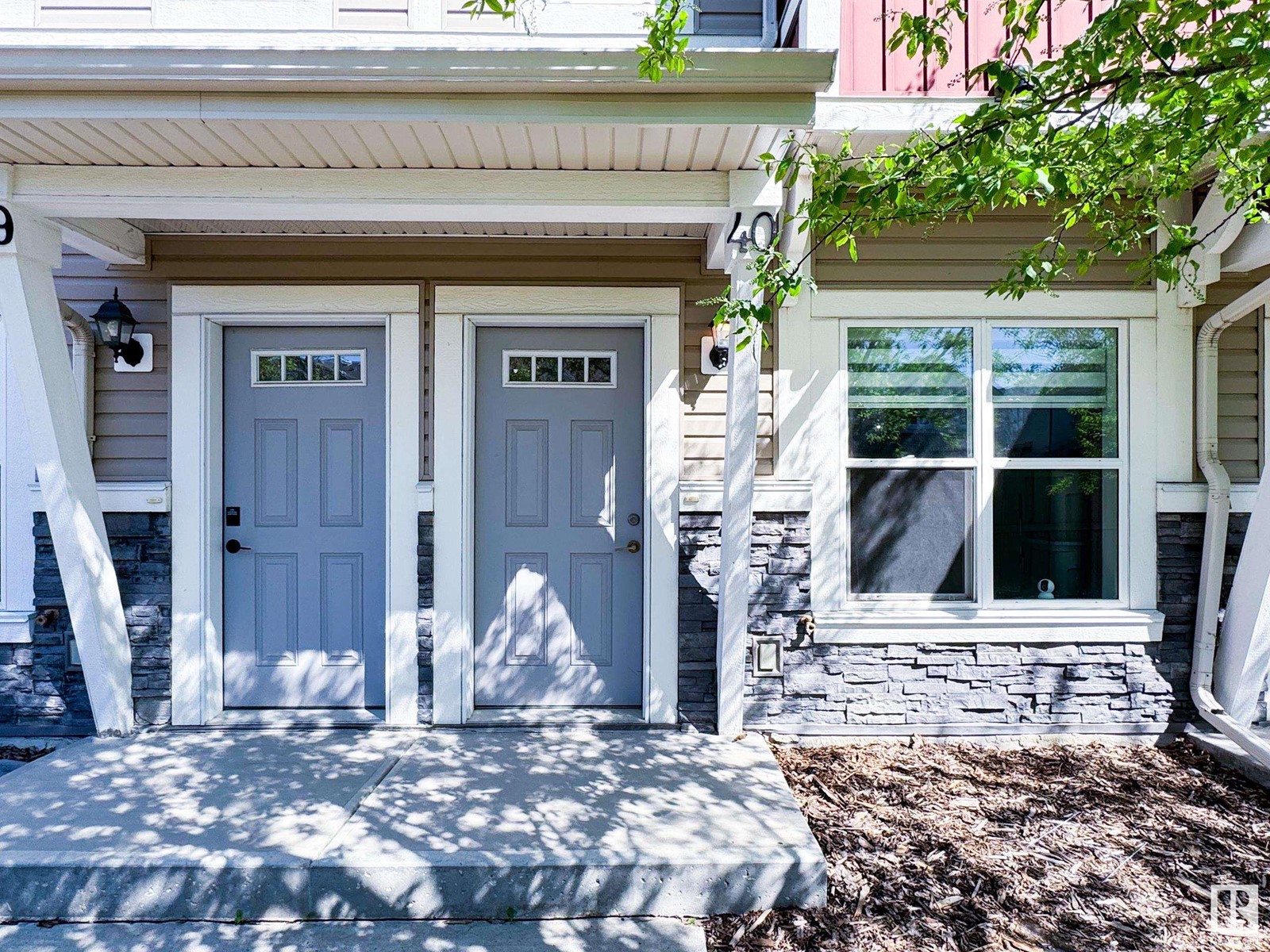 Property at #40 3710 ALLAN DR SW image 2