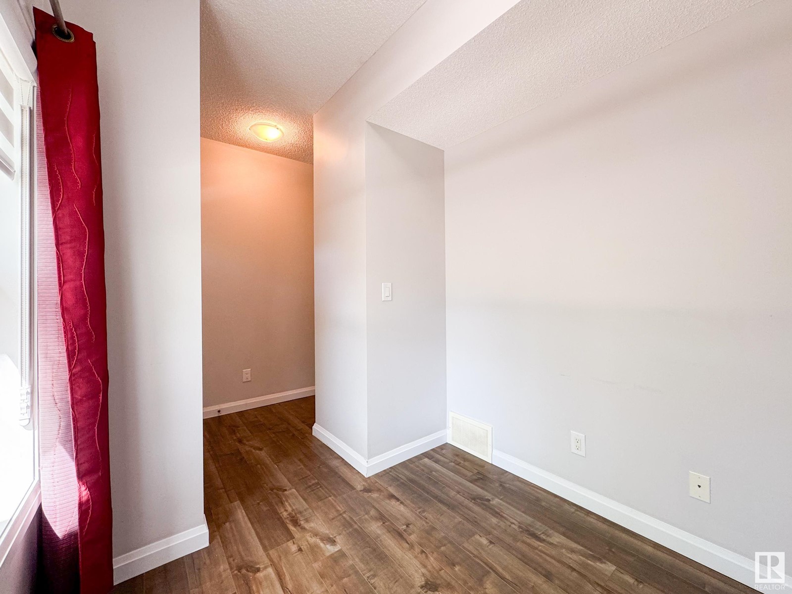 Property at #40 3710 ALLAN DR SW image 5