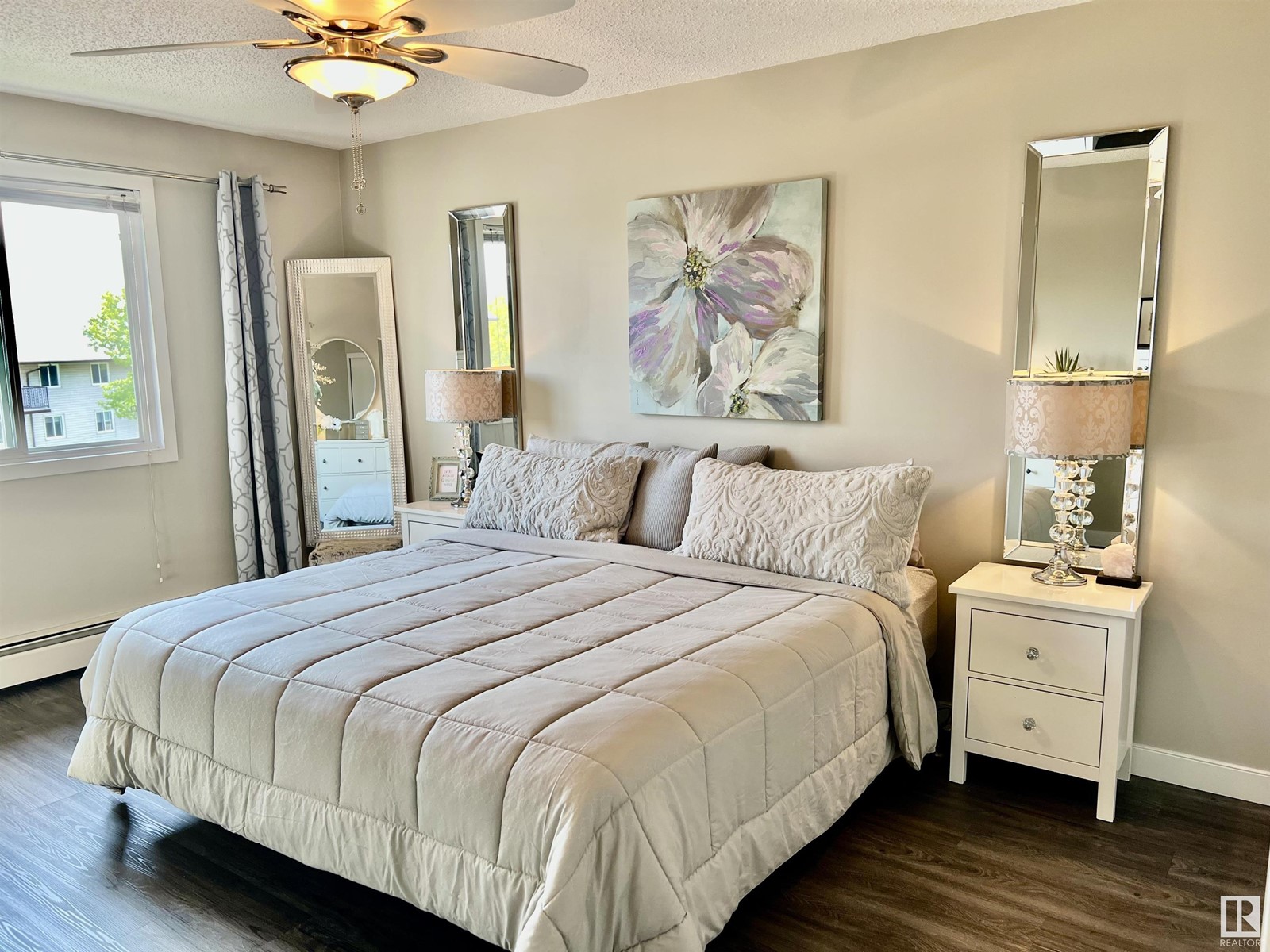 Property at #210 6103 35A AV NW image 3