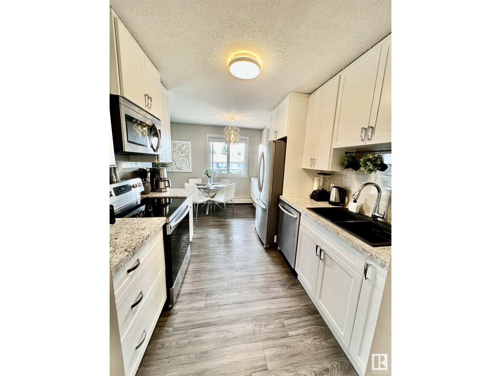 Property at #210 6103 35A AV NW image 5