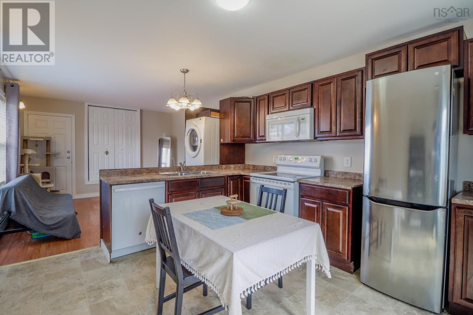 21 Stanfield Street, Sydney, Nova Scotia  B1P 3X4 - Photo 2 - 202508835