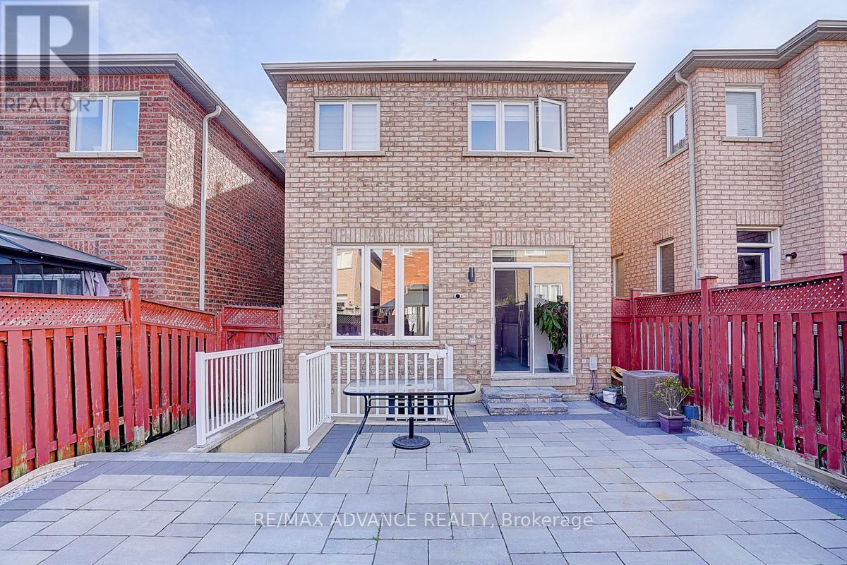 136 Laramie Crescent, Vaughan, Ontario  L6A 0R1 - Photo 43 - N12149661