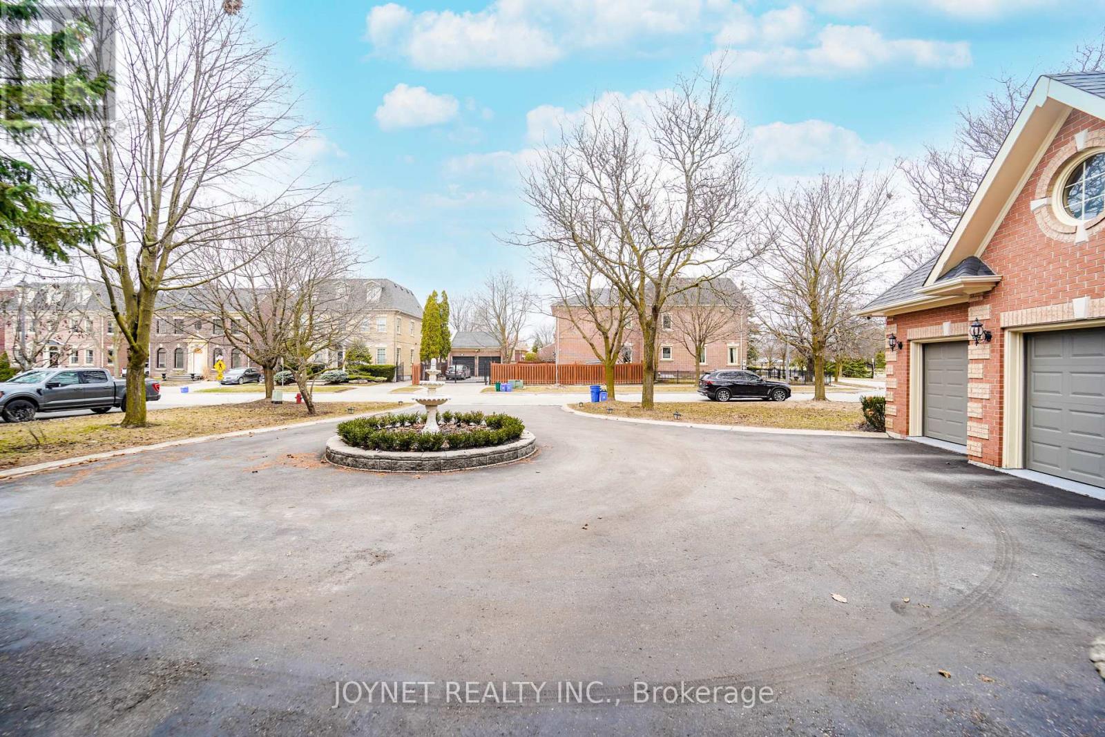 Property at 33 OATLANDS CRESCENT image 3
