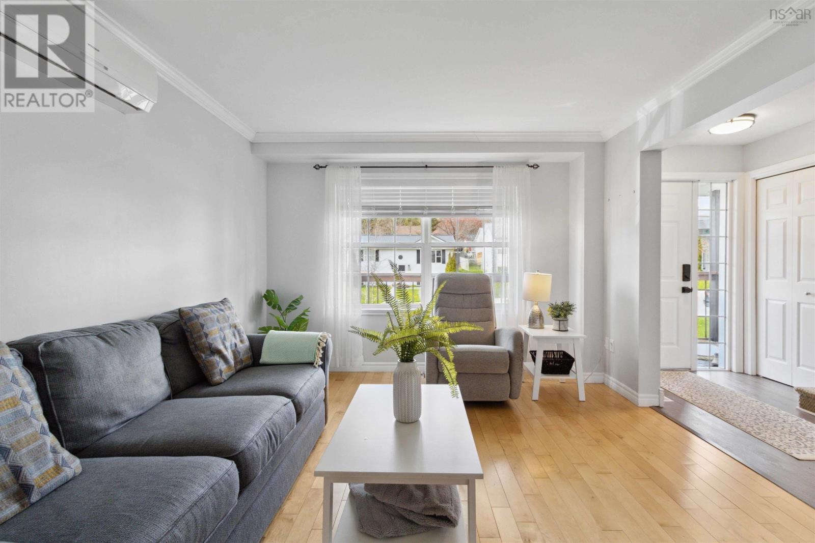 Property at 43 Rossing Drive image 4