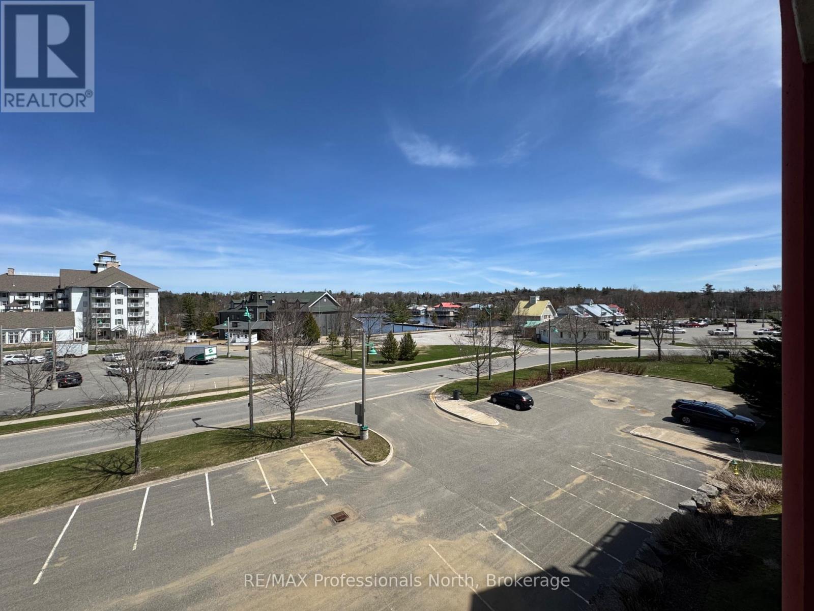 305 - 130 Steamship Bay Road, Gravenhurst, Ontario P1P 1Z9 - Photo 3 - X12092431