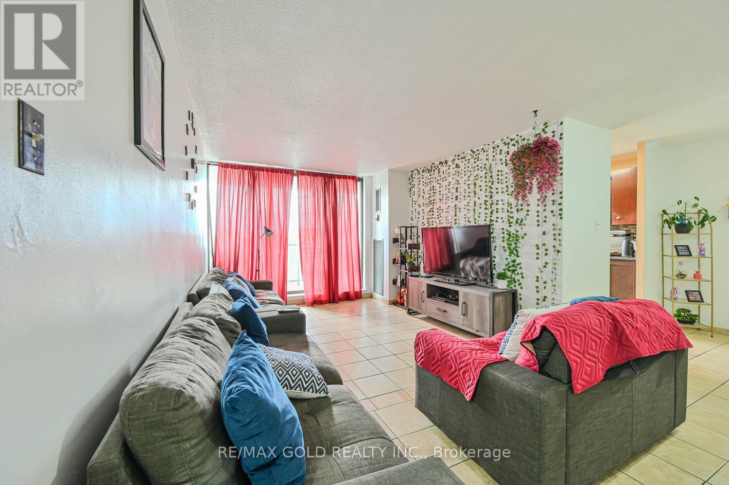 403 - 21 Knightsbridge Road, Brampton, Ontario  L6T 3Y1 - Photo 6 - W12149258