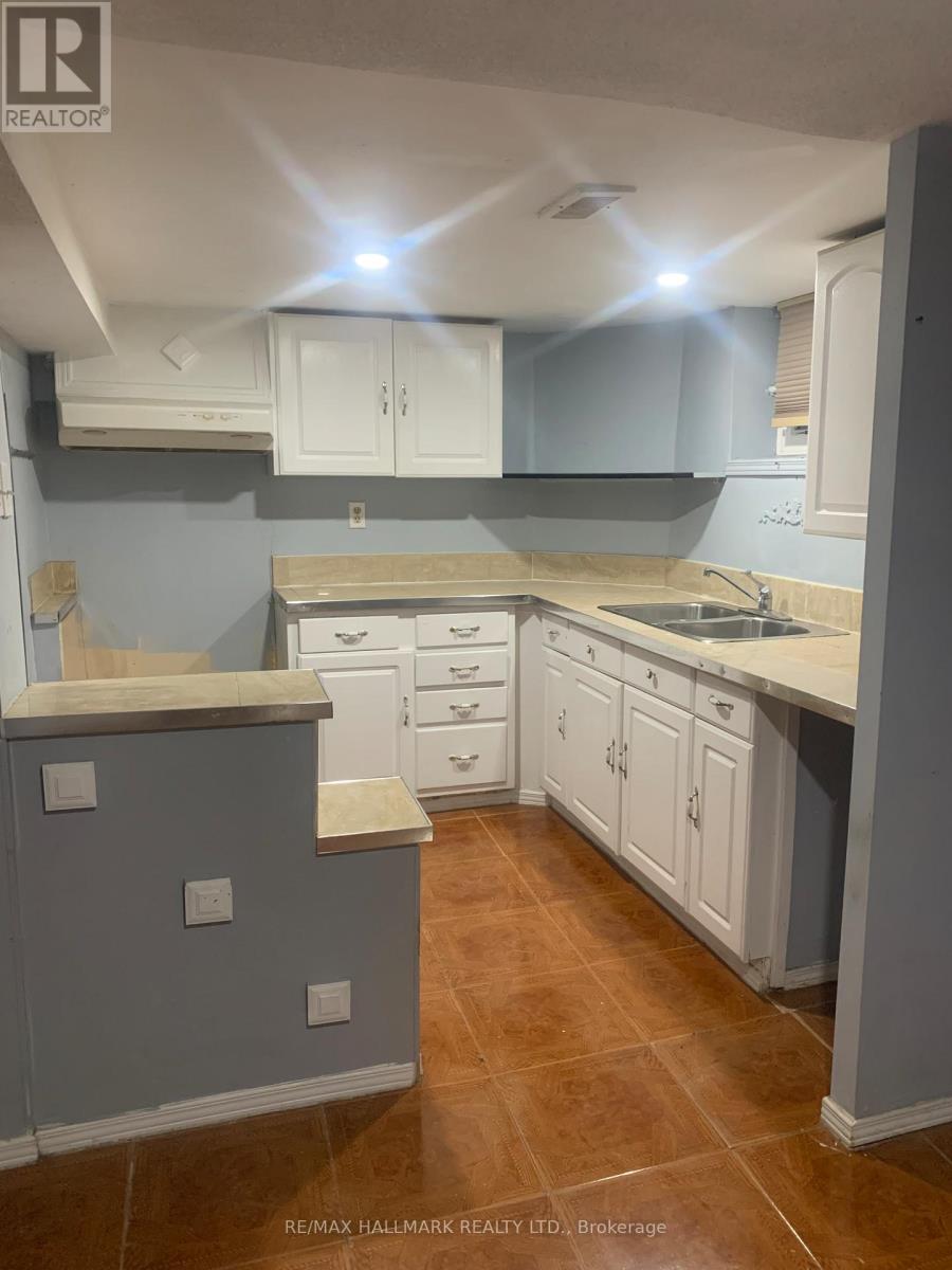 161 Sellers Avenue, Toronto, Ontario  M6E 3V1 - Photo 12 - W12149657