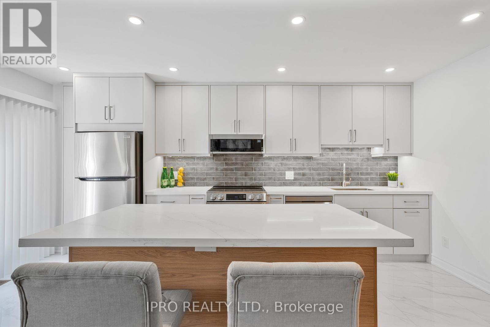 5466 Bullrush Drive, Mississauga, Ontario  L5V 1Z1 - Photo 12 - W12149680