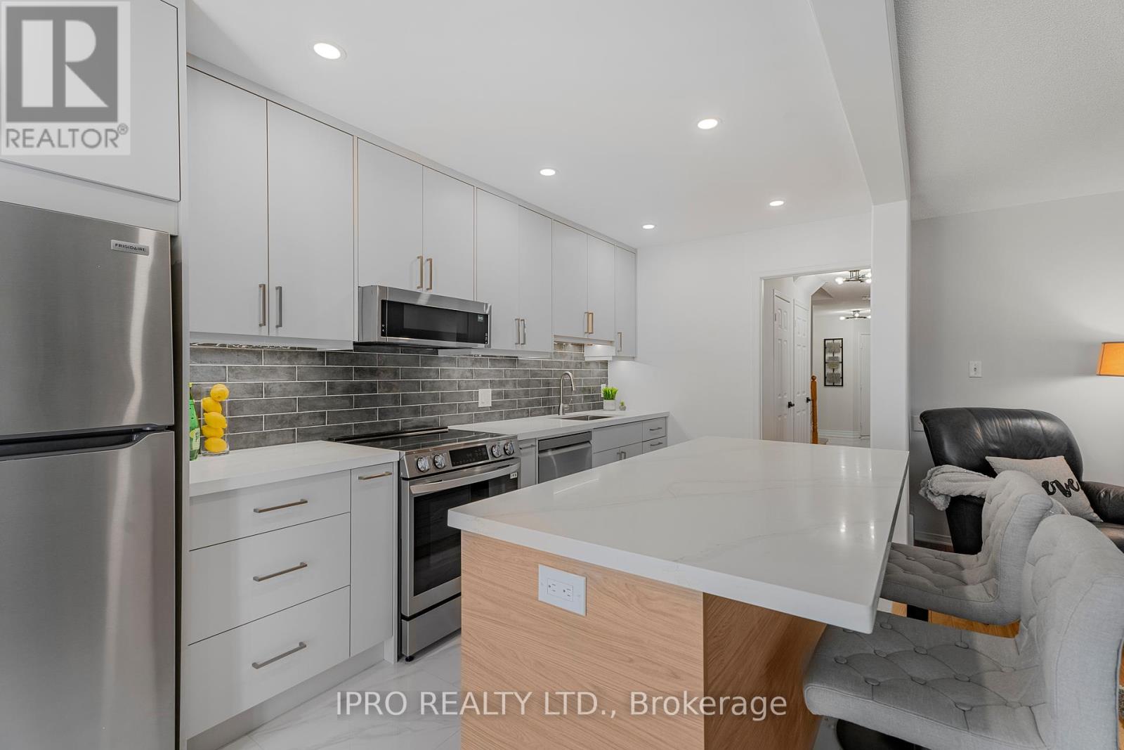 5466 Bullrush Drive, Mississauga, Ontario  L5V 1Z1 - Photo 13 - W12149680