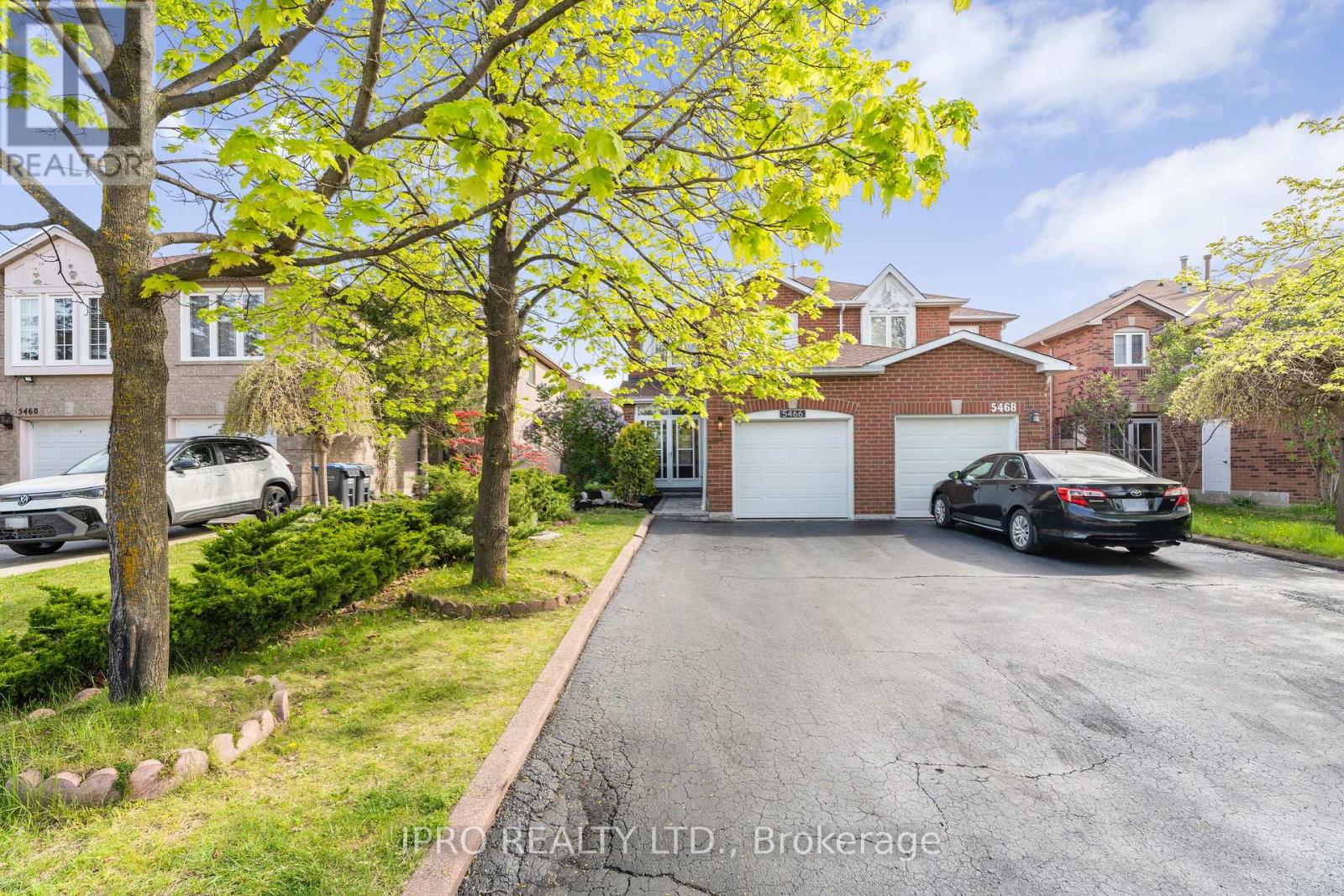 5466 Bullrush Drive, Mississauga, Ontario  L5V 1Z1 - Photo 2 - W12149680