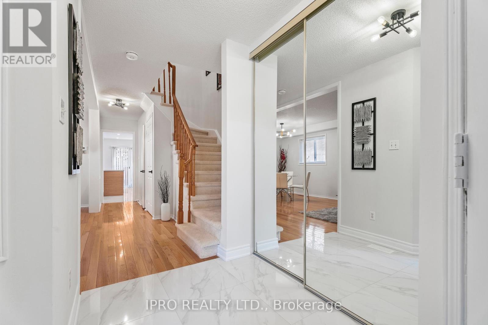 5466 Bullrush Drive, Mississauga, Ontario  L5V 1Z1 - Photo 6 - W12149680