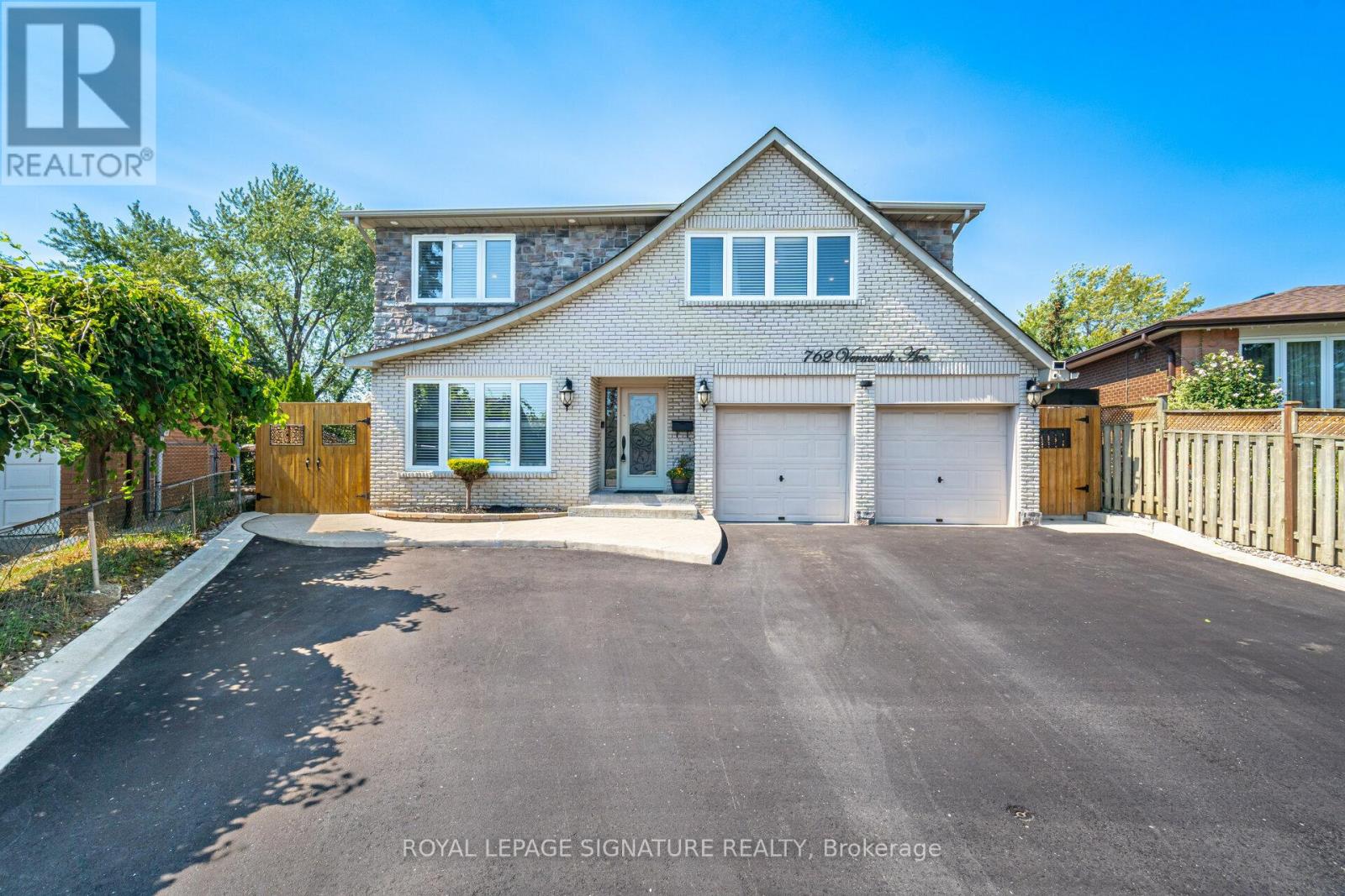 762 Vermouth Avenue, Mississauga (Mississauga Valleys), Ontario  L5A 3T3 - Photo 1 - W12149749