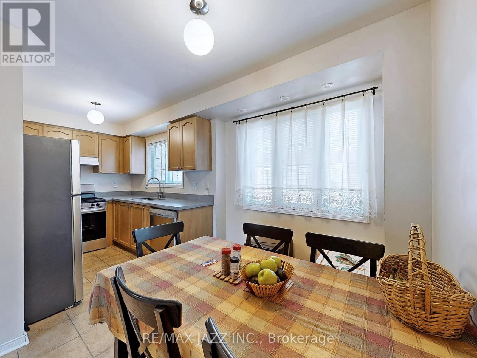 47 Elphick Lane, Toronto, Ontario M9N 4A2 - Photo 18 - W12149757