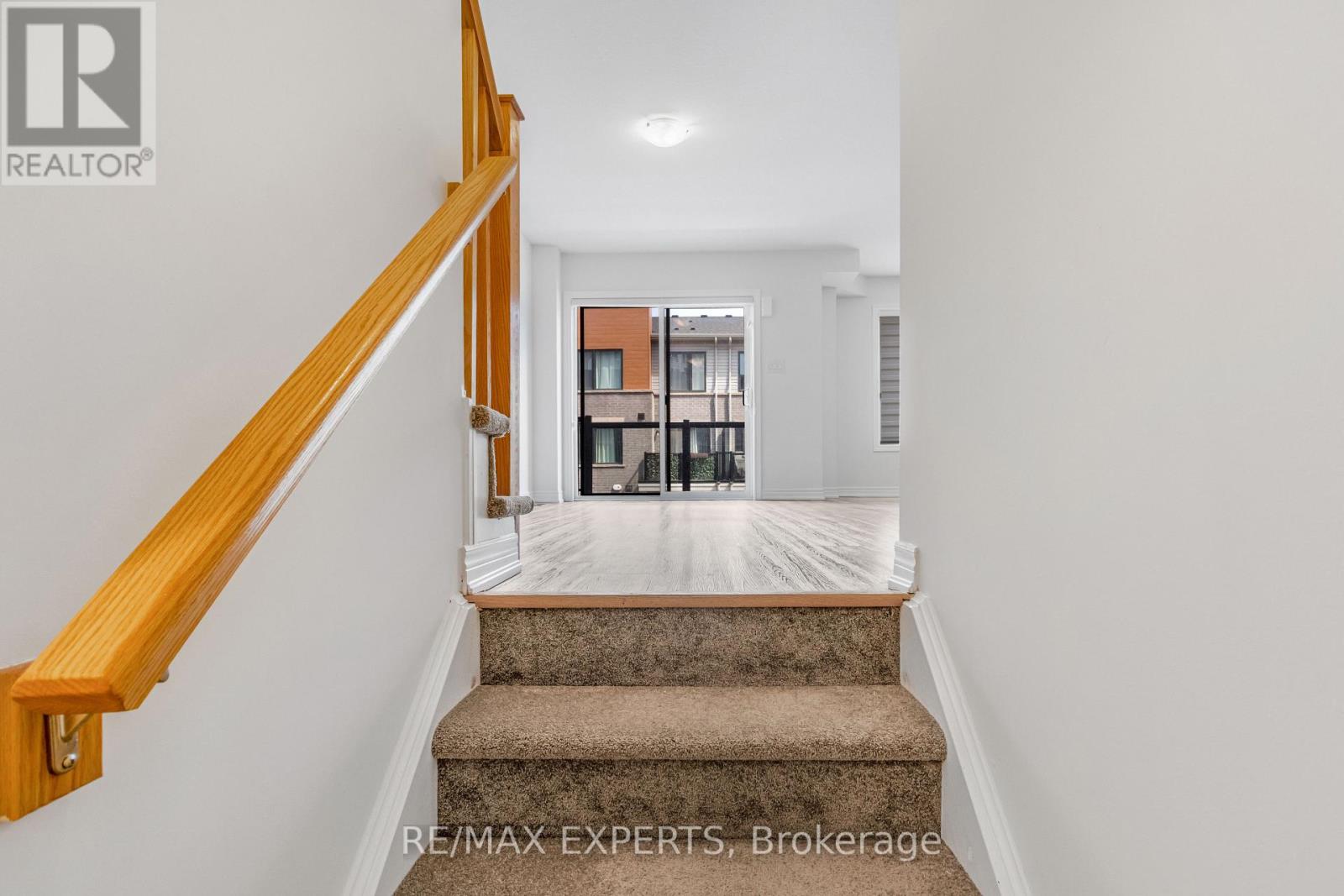 75 Dryden Lane, Hamilton, Ontario  L8H 1C1 - Photo 9 - X12106280