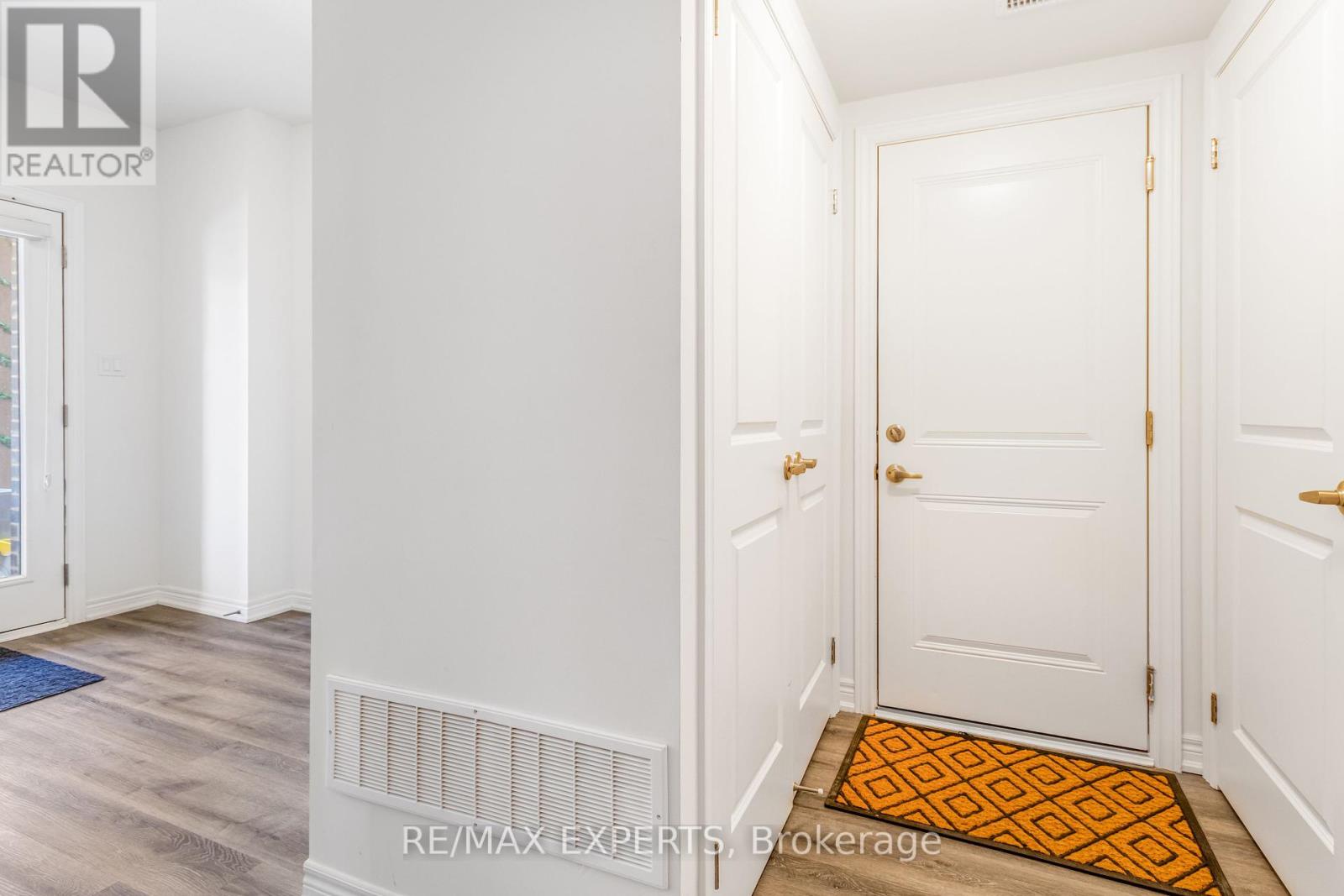 75 Dryden Lane, Hamilton, Ontario  L8H 1C1 - Photo 5 - X12106280