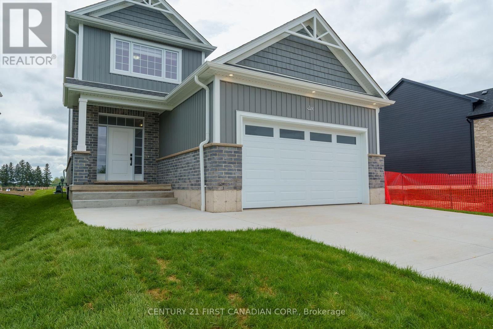 6 Sheldabren Street, North Middlesex, Ontario  N0M 1A0 - Photo 2 - X12149780