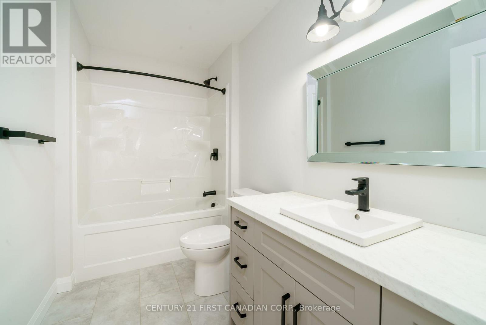 6 Sheldabren Street, North Middlesex, Ontario  N0M 1A0 - Photo 22 - X12149780