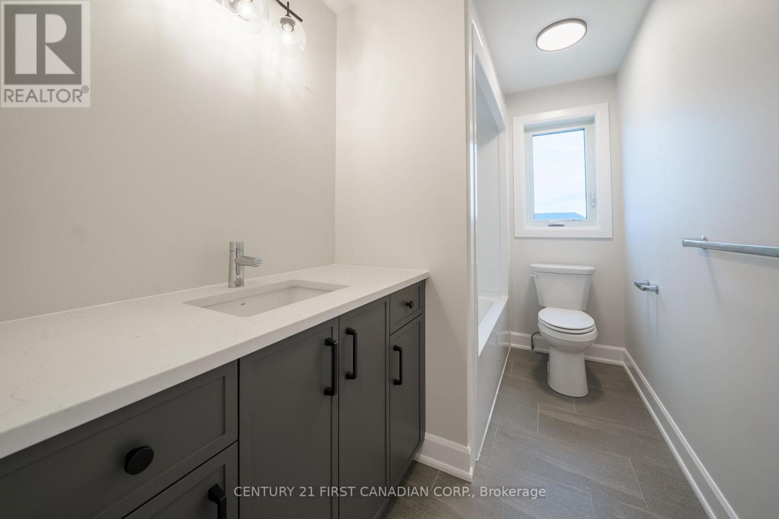 27 Postma Crescent, North Middlesex, Ontario  N0M 1A0 - Photo 14 - X12149846